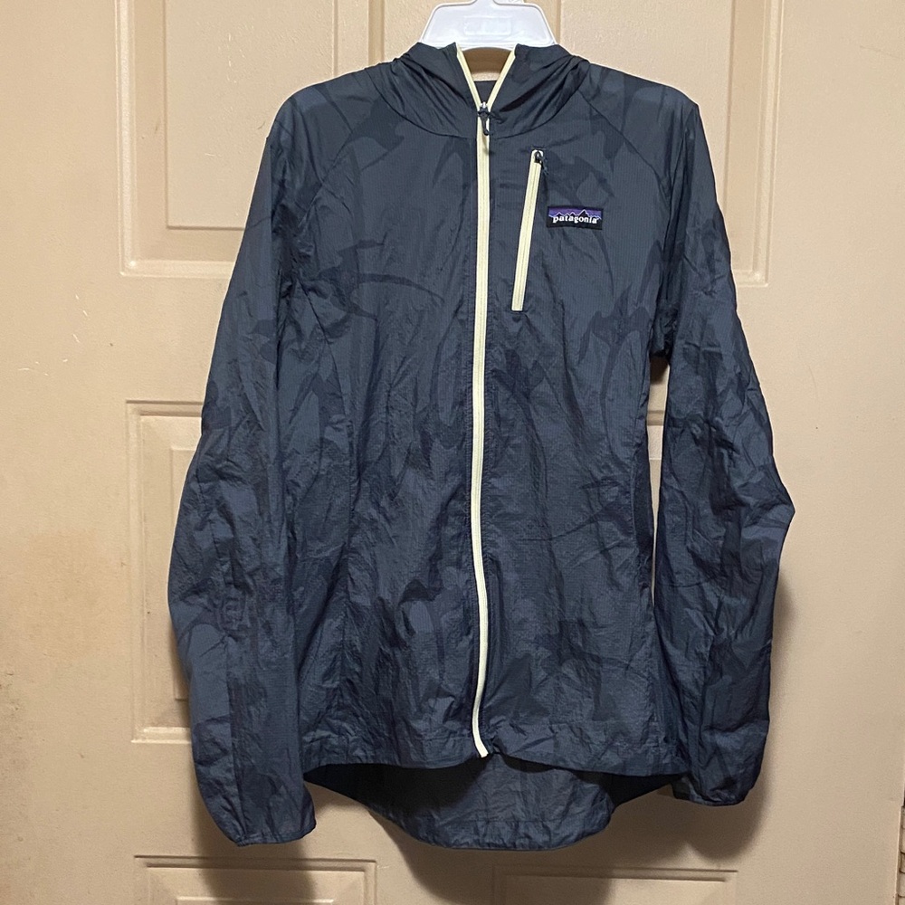 Patagonia women's Dark Blue Windbreaker
